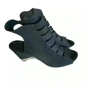 Onex Shoes Black High Heel Wedge Size 6